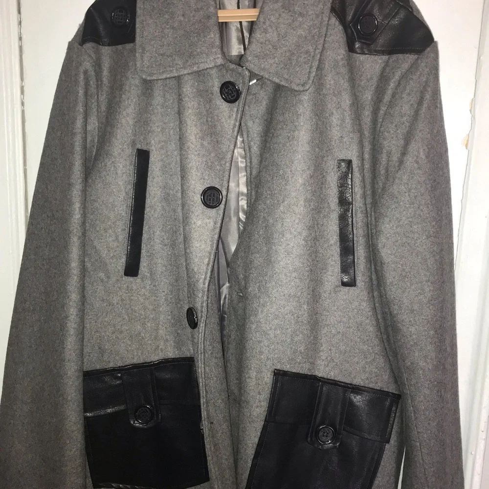 Women’s Wool Winter Coat - Picture 3 of 15